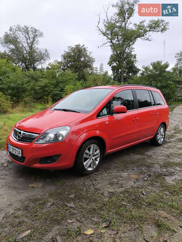 Opel Zafira 2011