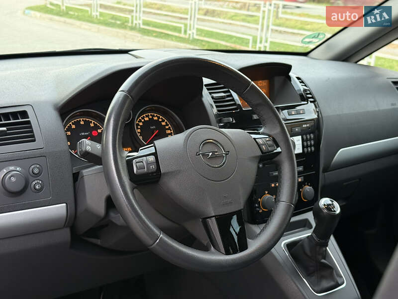 Мінівен Opel Zafira 2011 в Тернополі
