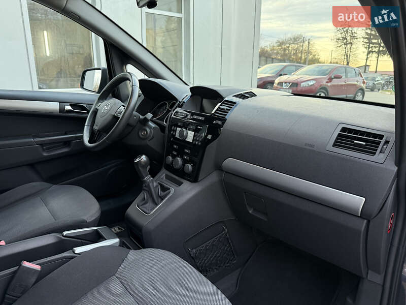 Мінівен Opel Zafira 2011 в Тернополі