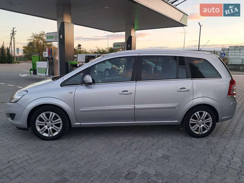 Минивэн Opel Zafira 2012 в Могилев-Подольске фото 12 Минивэн Opel Zafira 2012 в Могилев-Подольске