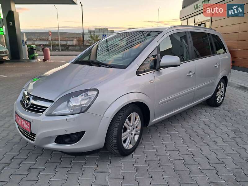 Минивэн Opel Zafira 2012 в Могилев-Подольске фото 30 Минивэн Opel Zafira 2012 в Могилев-Подольске