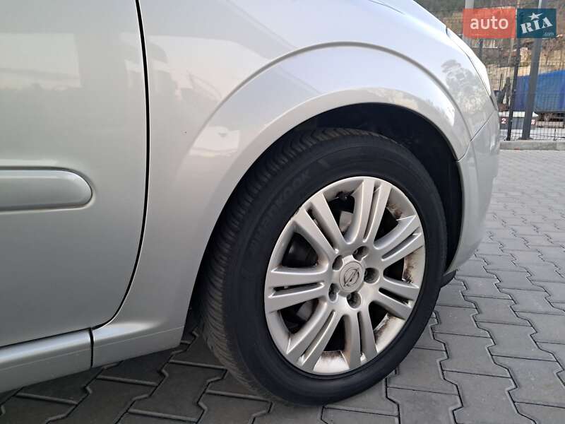 Минивэн Opel Zafira 2012 в Могилев-Подольске фото 44 Минивэн Opel Zafira 2012 в Могилев-Подольске