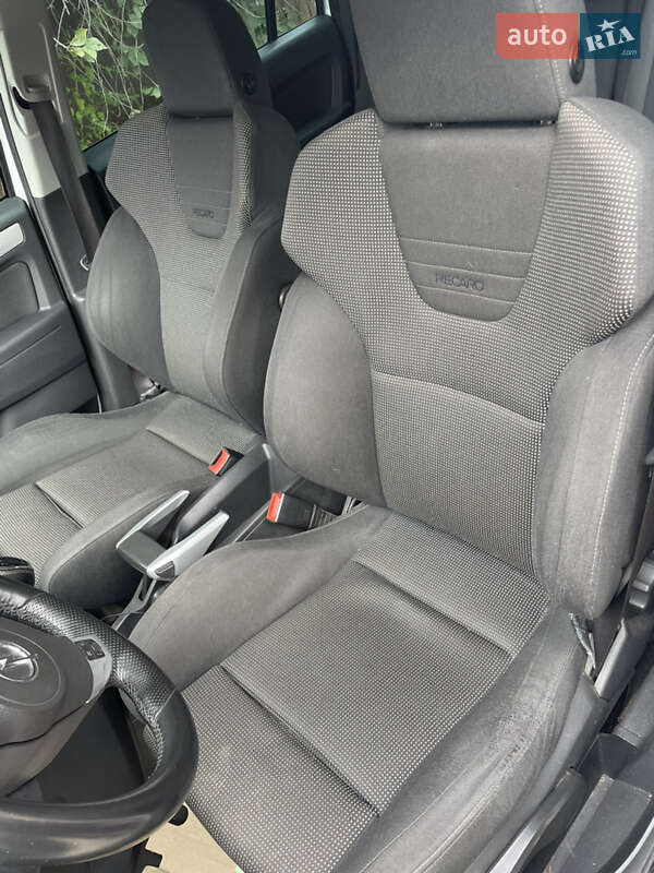 Мінівен Opel Zafira 2011 в Києві