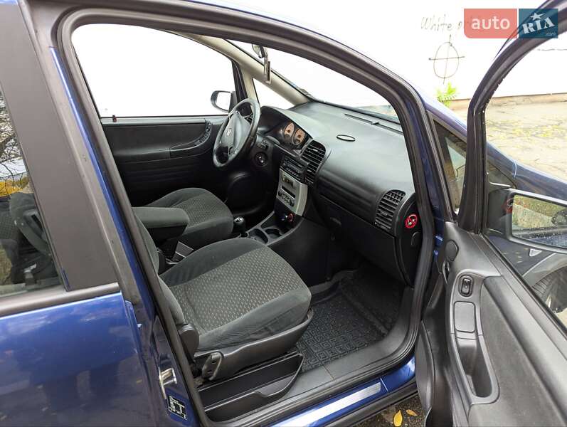 Минивэн Opel Zafira 2003 в Николаеве