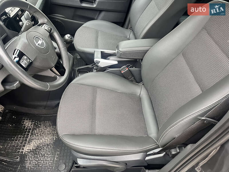 Минивэн Opel Zafira 2012 в Луцке фото 18 Минивэн Opel Zafira 2012 в Луцке