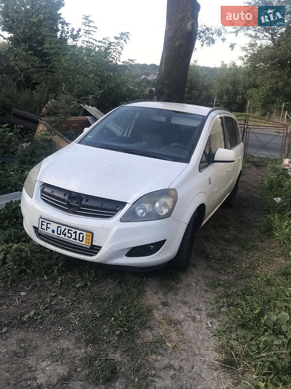 Мінівен Opel Zafira 2010 в Снятині