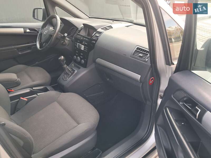 Минивэн Opel Zafira 2012 в Могилев-Подольске фото 71 Минивэн Opel Zafira 2012 в Могилев-Подольске