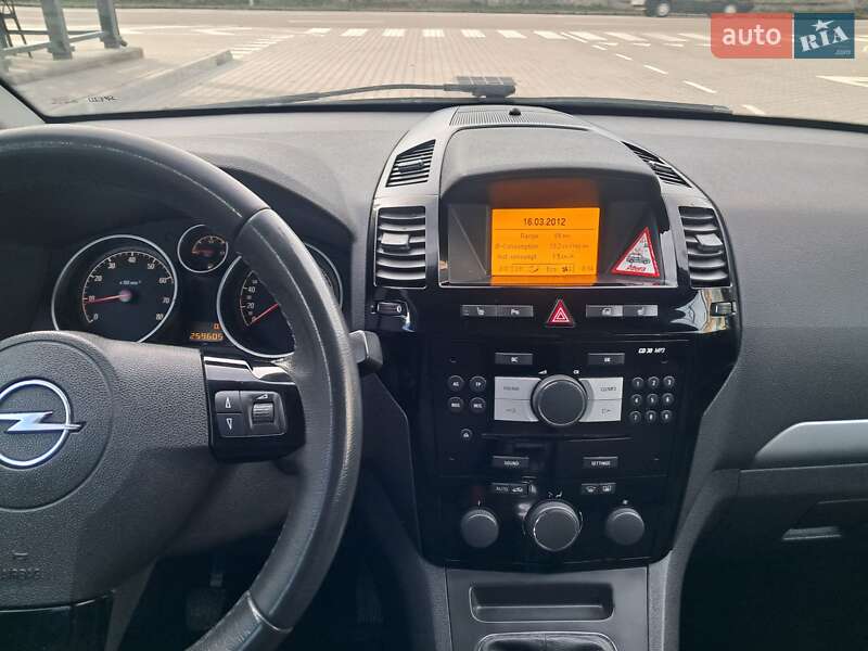 Минивэн Opel Zafira 2012 в Могилев-Подольске фото 80 Минивэн Opel Zafira 2012 в Могилев-Подольске