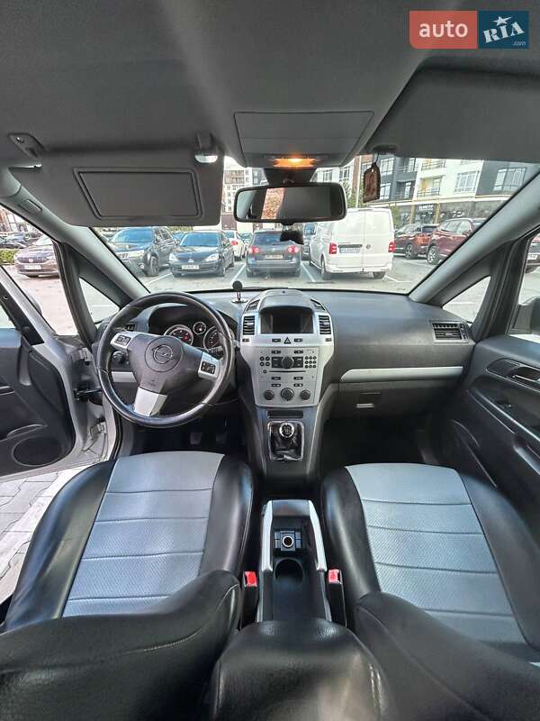 Минивэн Opel Zafira 2008 в Ирпене