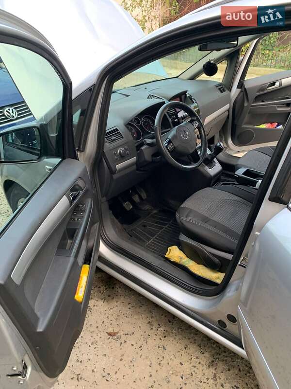 Минивэн Opel Zafira 2011 в Одессе