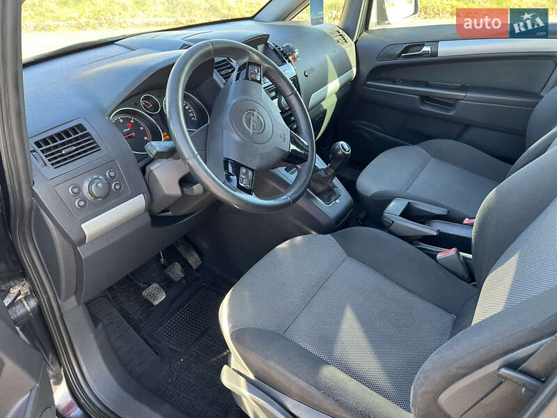 Мінівен Opel Zafira 2011 в Львові