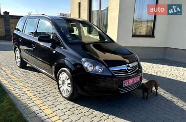 Минивэн Opel Zafira 2010 в Луцке