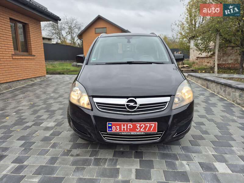 Минивэн Opel Zafira 2010 в Хороле фото 5 Минивэн Opel Zafira 2010 в Хороле