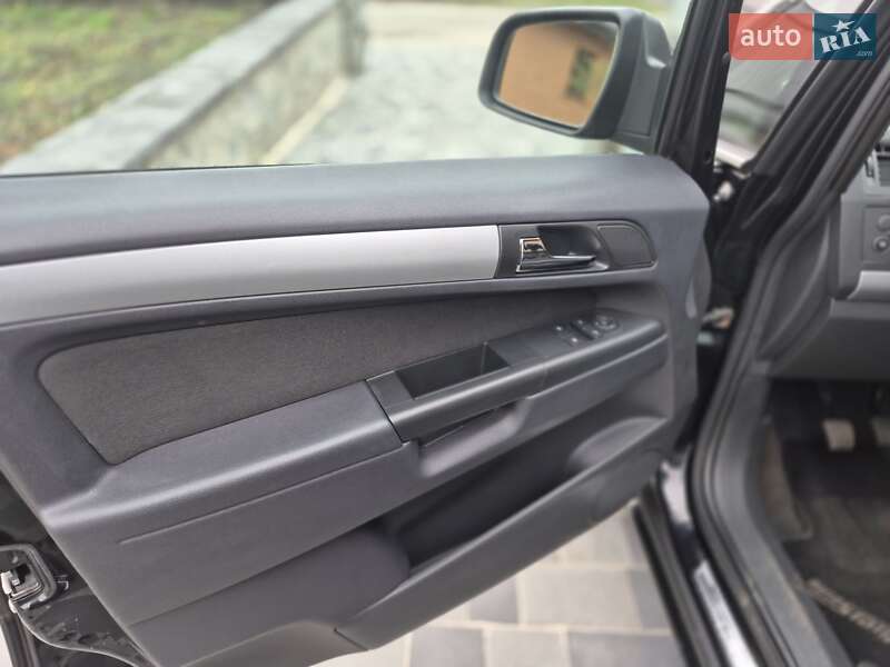 Минивэн Opel Zafira 2010 в Хороле фото 13 Минивэн Opel Zafira 2010 в Хороле