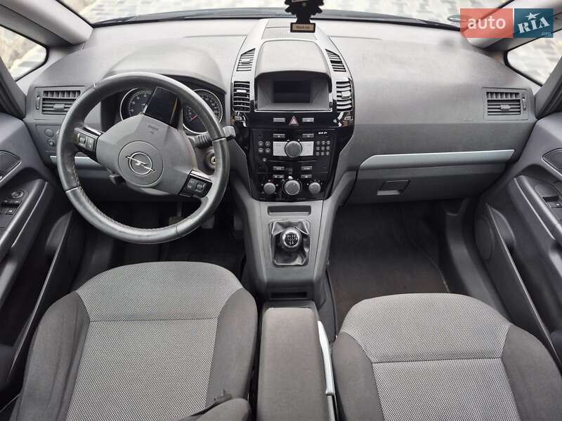 Минивэн Opel Zafira 2010 в Хороле фото 23 Минивэн Opel Zafira 2010 в Хороле