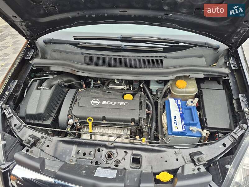 Минивэн Opel Zafira 2010 в Хороле фото 34 Минивэн Opel Zafira 2010 в Хороле