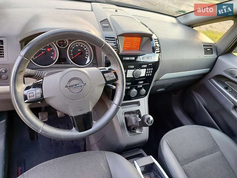 Минивэн Opel Zafira 2009 в Клевани фото 27 Минивэн Opel Zafira 2009 в Клевани