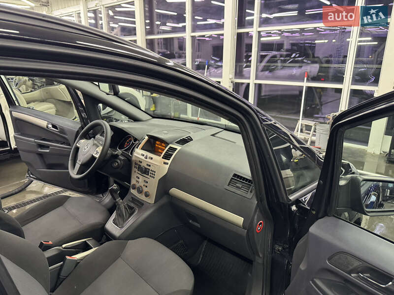 Минивэн Opel Zafira 2009 в Луцке фото 20 Минивэн Opel Zafira 2009 в Луцке