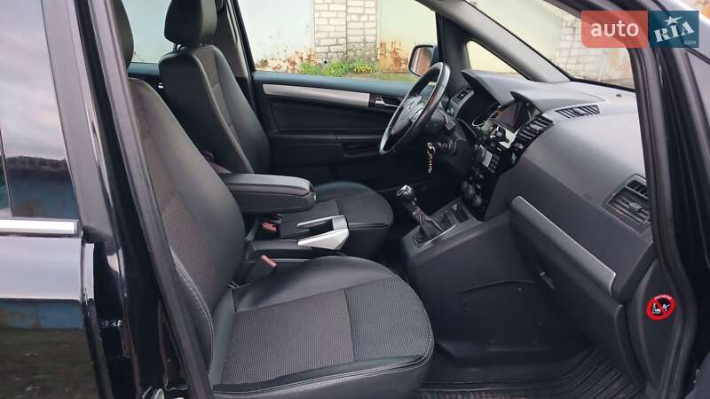 Минивэн Opel Zafira 2010 в Краматорске