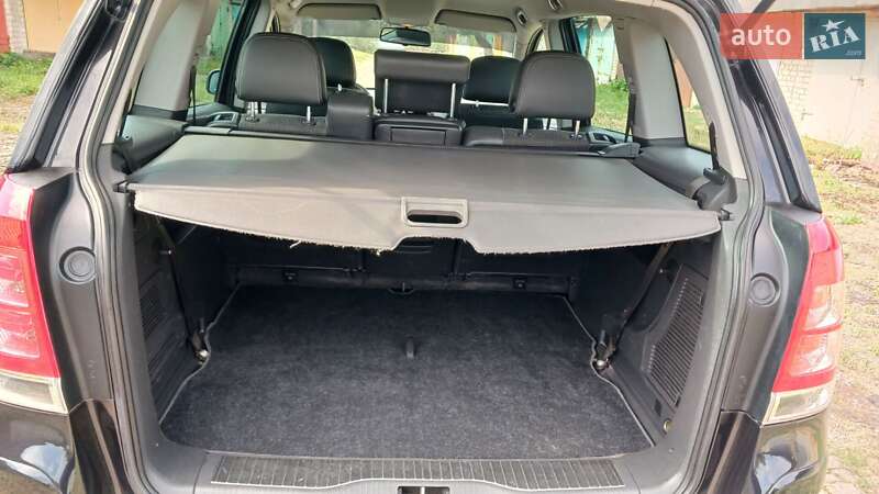 Минивэн Opel Zafira 2010 в Краматорске