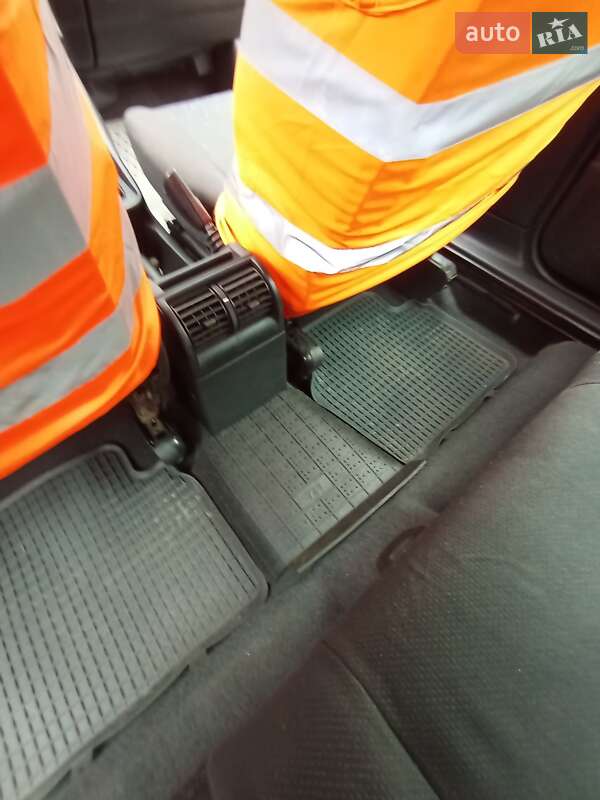 Минивэн Opel Zafira 2002 в Дубно