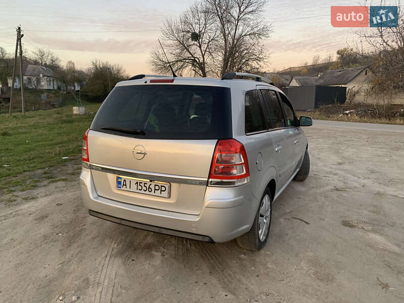 Минивэн Opel Zafira 2011 в Киеве фото 3 Минивэн Opel Zafira 2011 в Киеве
