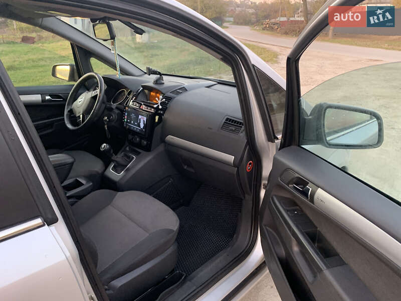 Минивэн Opel Zafira 2011 в Киеве фото 14 Минивэн Opel Zafira 2011 в Киеве