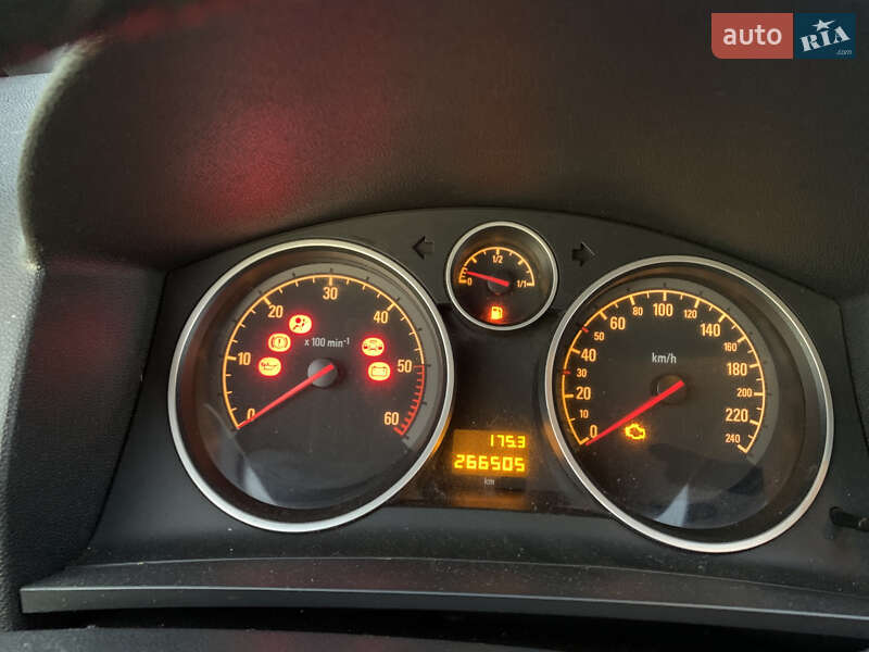 Минивэн Opel Zafira 2011 в Киеве фото 16 Минивэн Opel Zafira 2011 в Киеве