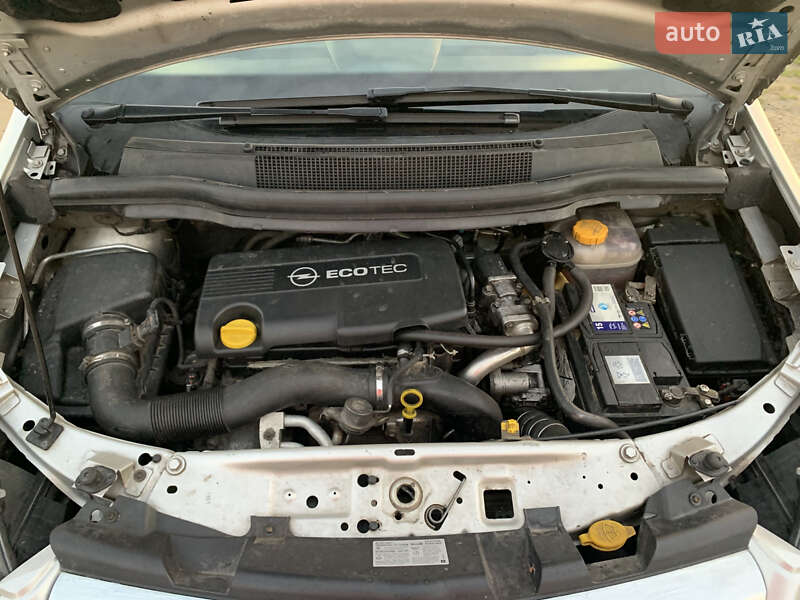 Минивэн Opel Zafira 2011 в Киеве фото 17 Минивэн Opel Zafira 2011 в Киеве