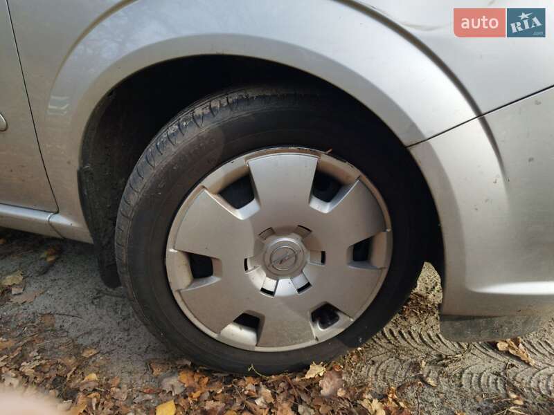 Минивэн Opel Zafira 2006 в Киеве