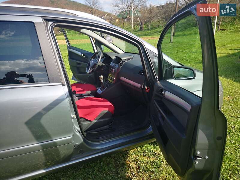 Мінівен Opel Zafira 2006 в Коломиї
