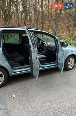 Минивэн Opel Zafira 2009 в Ужгороде