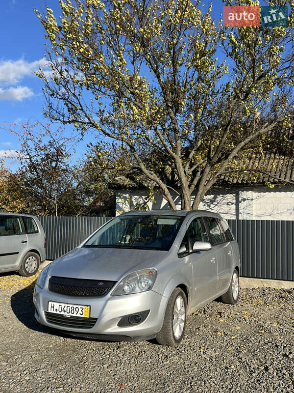 Минивэн Opel Zafira 2008 в Смеле фото 2 Минивэн Opel Zafira 2008 в Смеле
