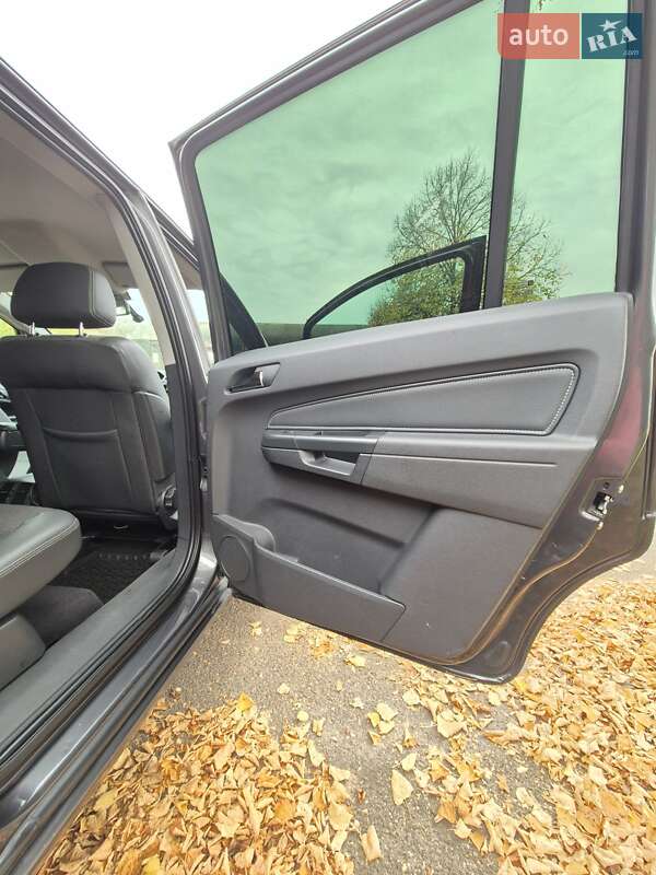 Минивэн Opel Zafira 2011 в Львове фото 30 Минивэн Opel Zafira 2011 в Львове