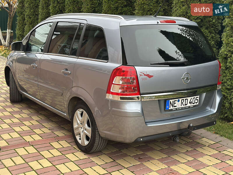 Минивэн Opel Zafira 2010 в Виннице