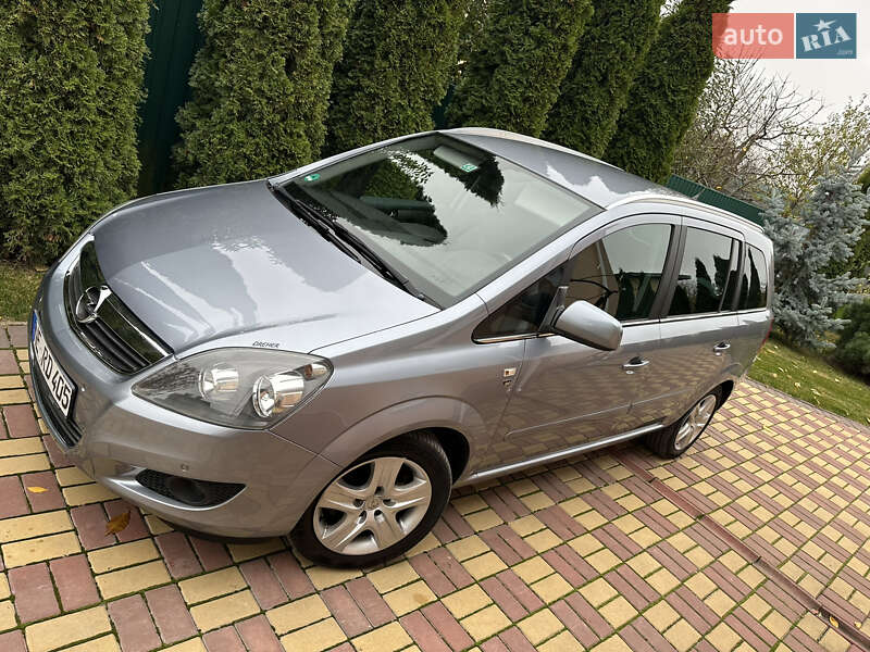 Минивэн Opel Zafira 2010 в Виннице
