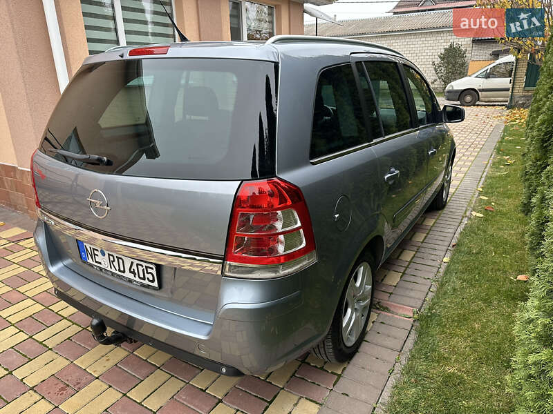 Минивэн Opel Zafira 2010 в Виннице