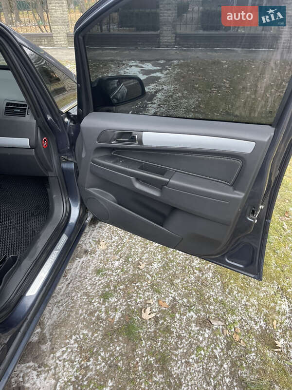 Минивэн Opel Zafira 2007 в Конотопе