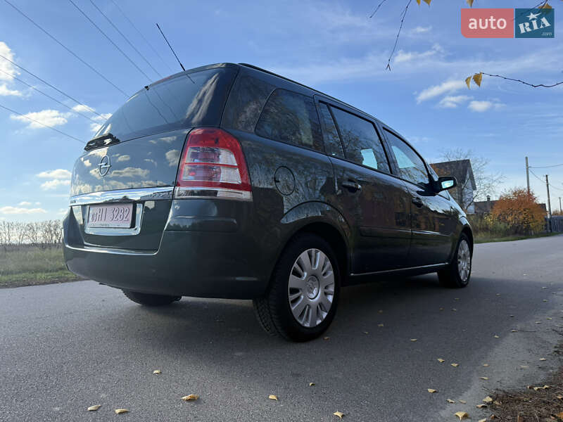 Минивэн Opel Zafira 2009 в Борисполе