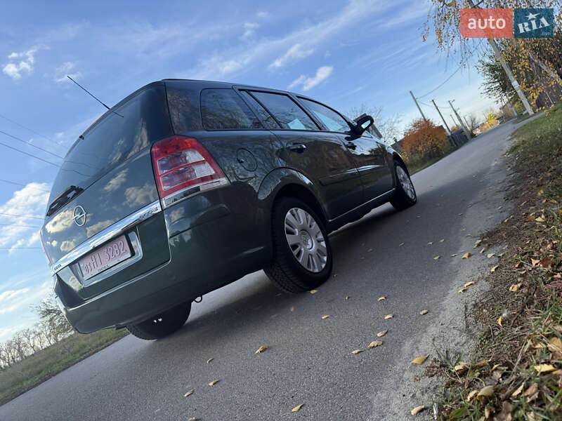 Минивэн Opel Zafira 2009 в Борисполе
