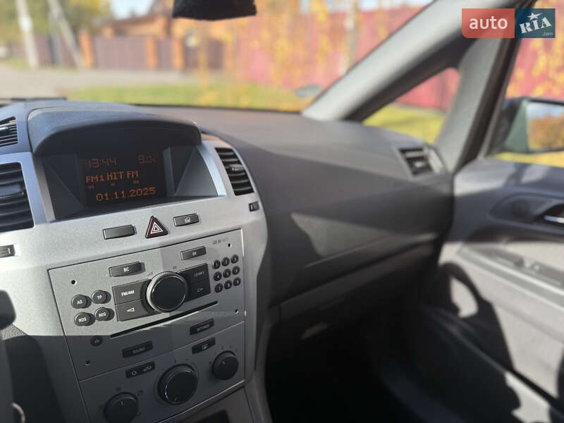 Минивэн Opel Zafira 2009 в Борисполе