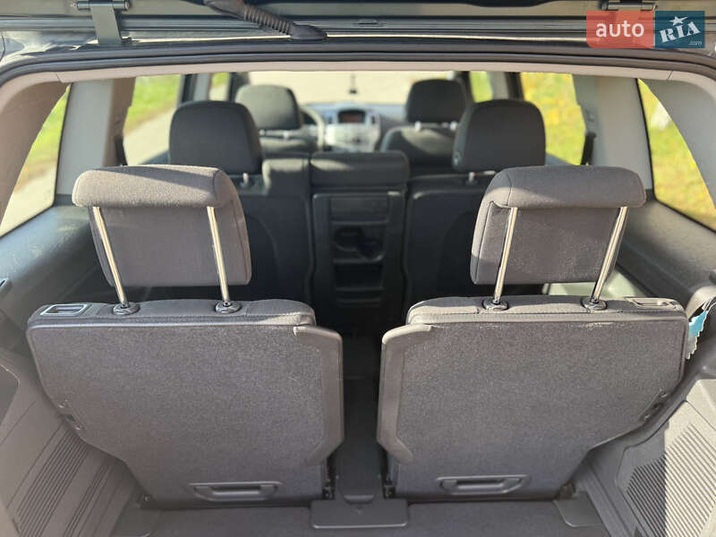 Минивэн Opel Zafira 2009 в Борисполе