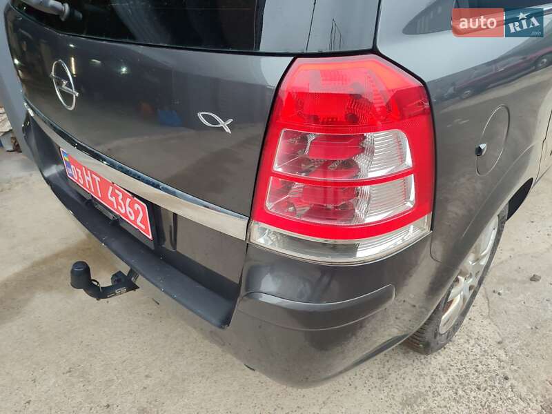 Минивэн Opel Zafira 2010 в Белой Церкви