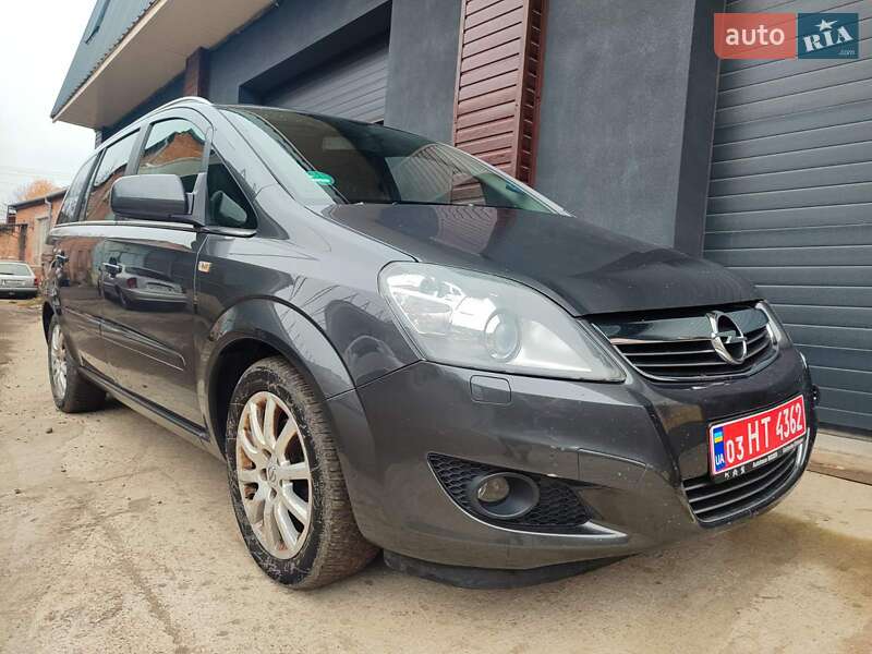 Минивэн Opel Zafira 2010 в Белой Церкви