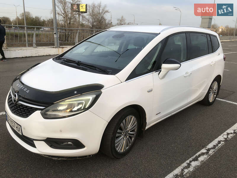 Минивэн Opel Zafira 2017 в Киеве