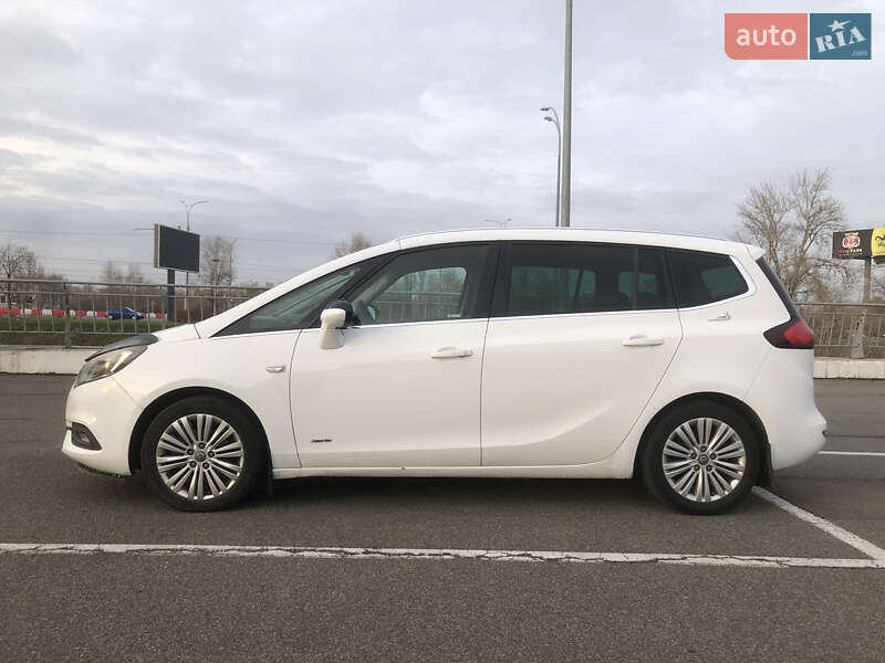 Минивэн Opel Zafira 2017 в Киеве