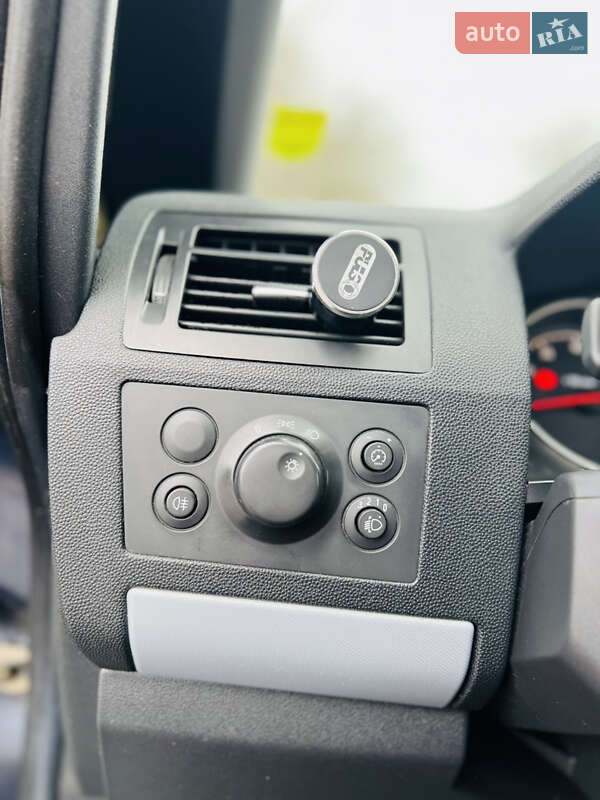 Минивэн Opel Zafira 2006 в Луцке фото 23 Минивэн Opel Zafira 2006 в Луцке