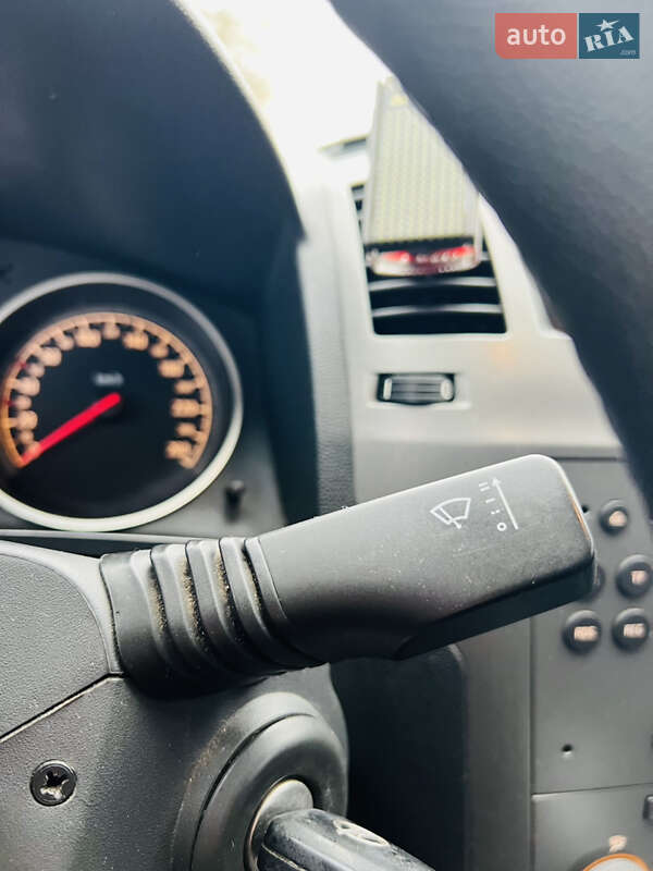 Минивэн Opel Zafira 2006 в Луцке фото 31 Минивэн Opel Zafira 2006 в Луцке