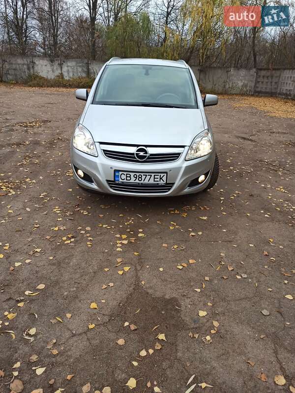 Минивэн Opel Zafira 2011 в Варве