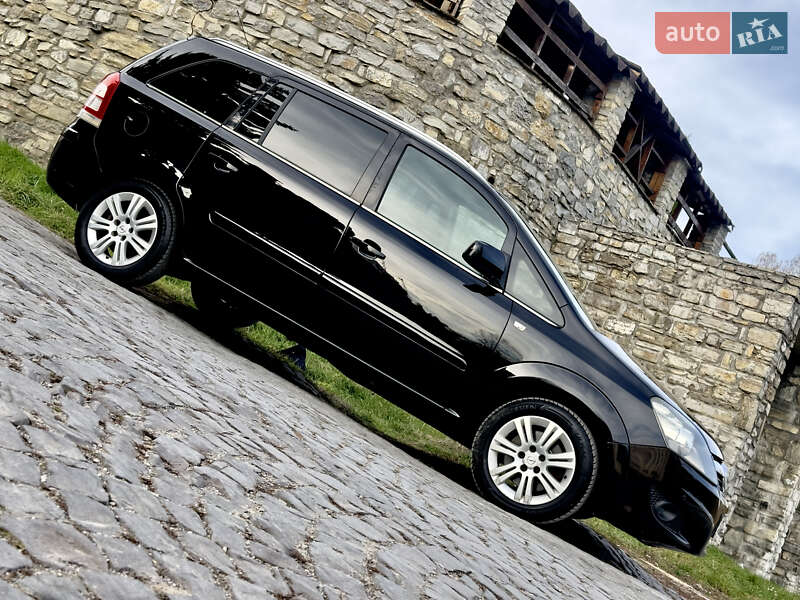 Минивэн Opel Zafira 2009 в Каменец-Подольском